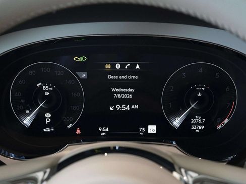 Used 2022 Bentley Bentayga AWD/4WD image 35
