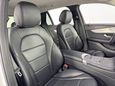 Used 2021 Mercedes-Benz GLC 300 image 36