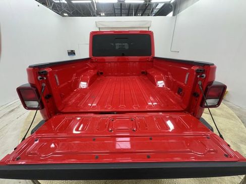 Used 2024 Jeep Gladiator Sport image 20
