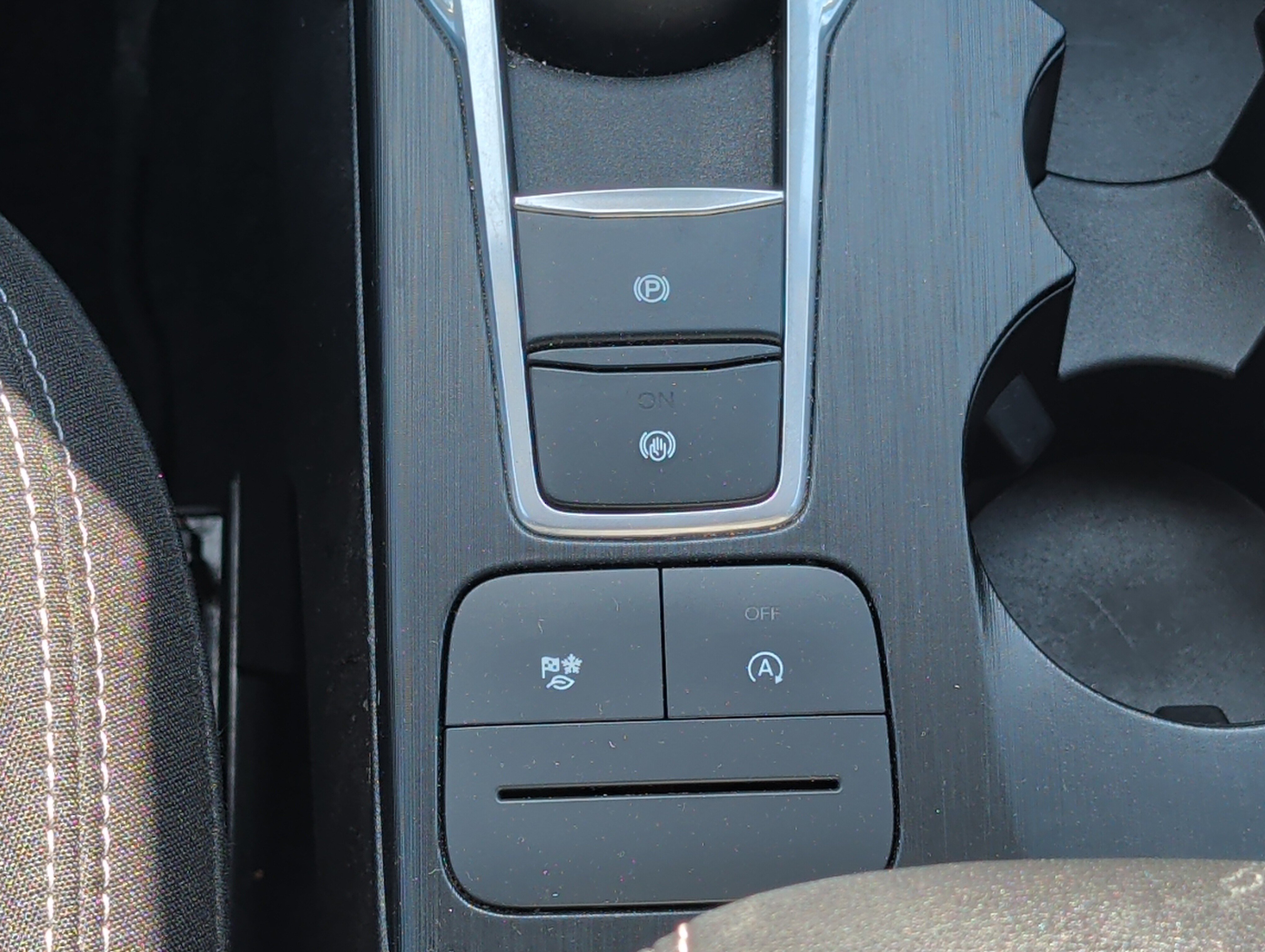 Used 2023 Ford Escape Active AWD/4WD image 32