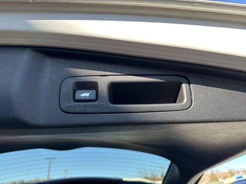 Used 2020 Honda CR-V Touring image 28