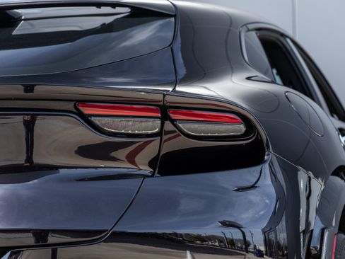 Used 2025 Ferrari Purosangue image 16