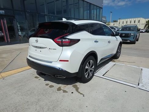 Used 2023 Nissan Murano SV image 4