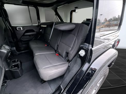 Used 2023 Jeep Wrangler Sahara w/ Cold Weather Group image 13