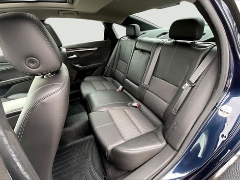 Used 2016 Chevrolet Impala LT w/ Convenience Package image 25
