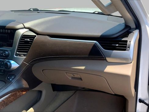 Used 2016 Chevrolet Suburban LTZ RWD image 18