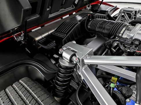 Used 2005 Ford GT RWD image 29