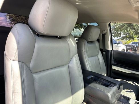 Used 2015 Toyota Tundra SR5 w/ SR5 Upgrade Package AWD/4WD image 34
