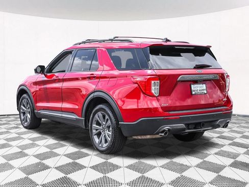 Used 2024 Ford Explorer XLT w/ Equipment Group 202A AWD/4WD image 16