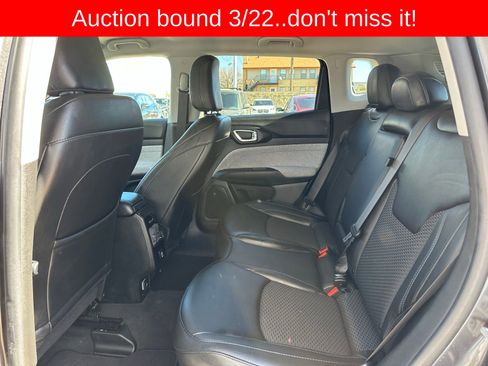 Used 2022 Jeep Compass Latitude image 14