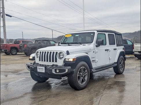 Used 2023 Jeep Wrangler Unlimited Sahara w/ Cold Weather Group AWD/4WD image 1