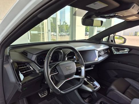 Used 2024 Audi Q4 e-tron Premium Plus w/ Premium Plus AWD/4WD image 9