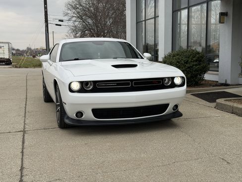 Used 2020 Dodge Challenger R/T w/ Plus Package image 16