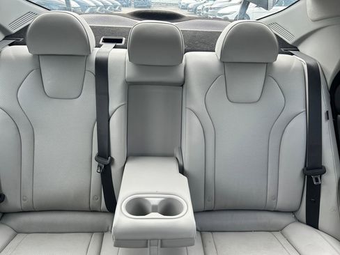 Used 2025 Hyundai Elantra Limited FWD image 24
