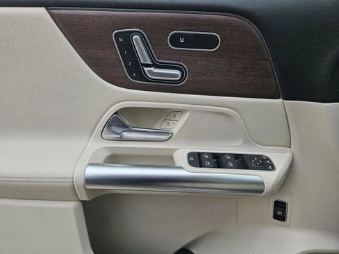Certified 2023 Mercedes-Benz GLA 250 4MATIC image 15