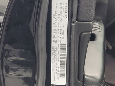 Used 2017 Jeep Grand Cherokee Laredo w/ Quick Order Package 2BE image 33