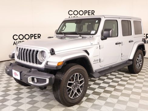 Used 2024 Jeep Wrangler Unlimited Sahara AWD/4WD image 10