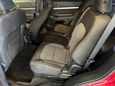 Used 2019 Ford Explorer XLT AWD/4WD image 20