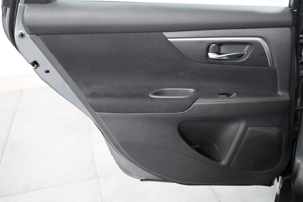 Used 2015 Nissan Altima 2.5 SV FWD image 25