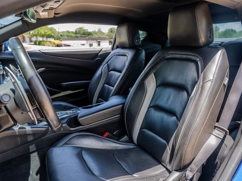 Used 2020 Chevrolet Camaro LT RWD image 26