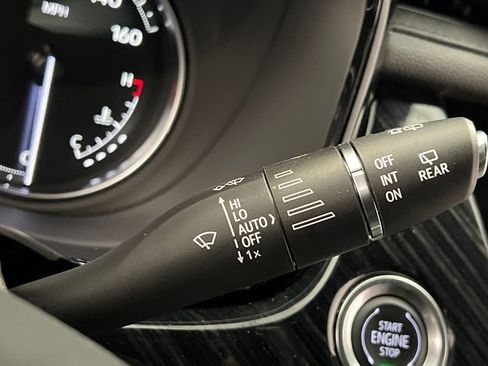 Used 2025 Cadillac XT6 Premium Luxury image 52