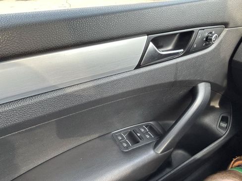 Used 2012 Volkswagen Passat 2.5 SE FWD image 26