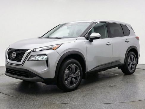 Used 2025 Nissan Rogue SV AWD/4WD image 3