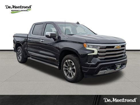 Used 2022 Chevrolet Silverado 1500 High Country w/ Z71 Off-Road Package image 3