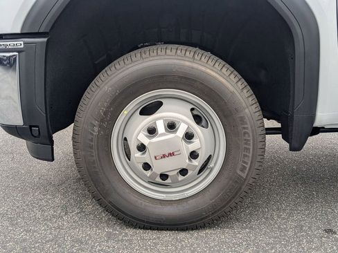 New 2026 GMC Sierra 3500 Pro w/ Convenience Package RWD image 17