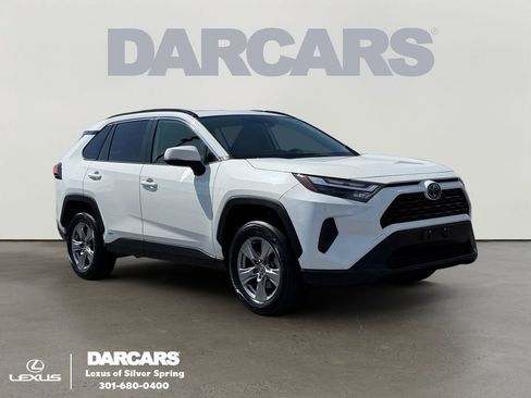 Used 2022 Toyota RAV4 XLE w/ Convenience Package image 1