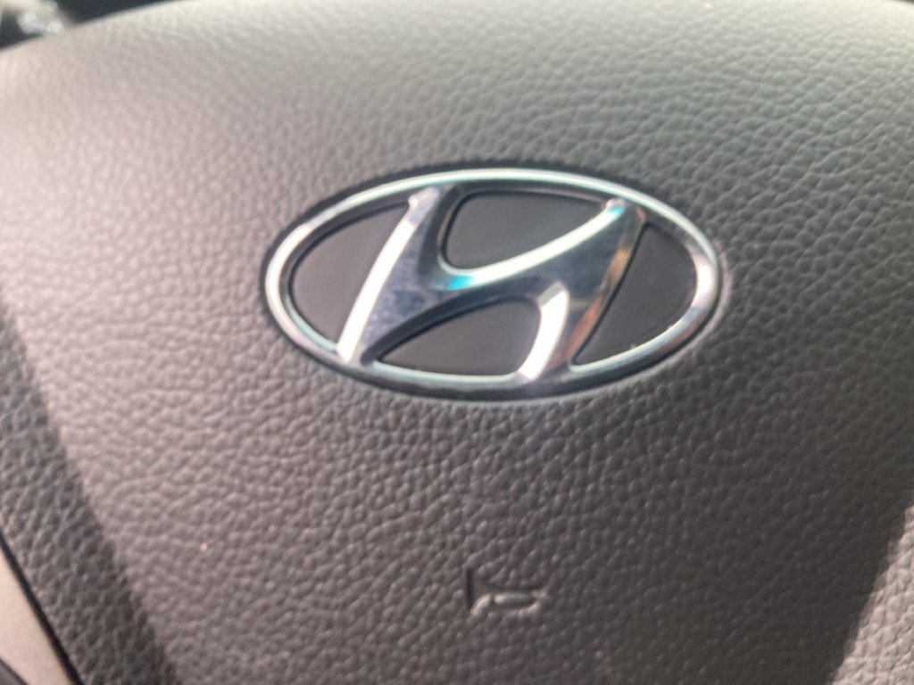 Used 2017 Hyundai Santa Fe Sport AWD/4WD image 27