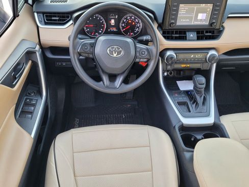 Used 2019 Toyota RAV4 LE image 17