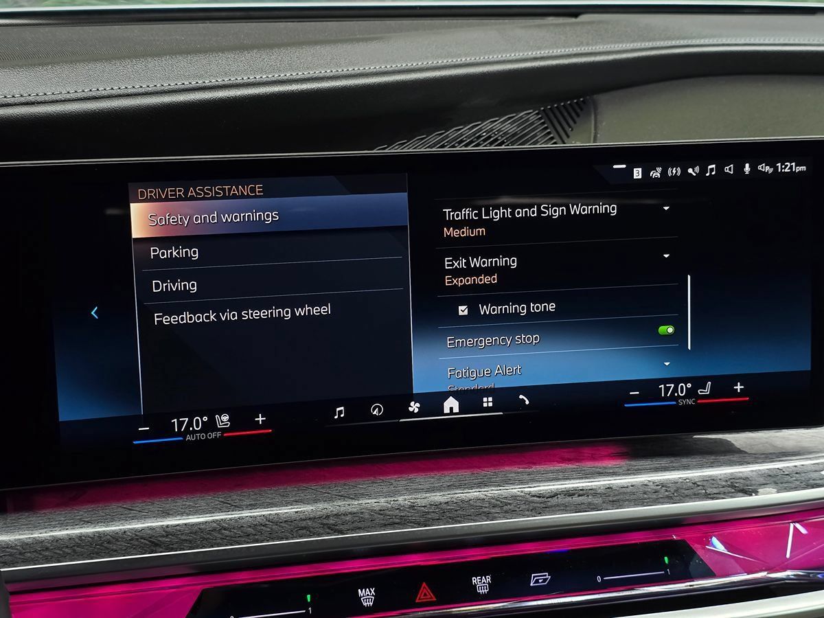 Used 2024 BMW i7 xDrive60 AWD/4WD image 59