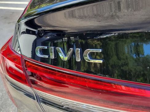 Used 2023 Honda Civic Sport image 8