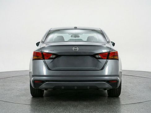 Used 2025 Nissan Altima 2.5 SV FWD image 7