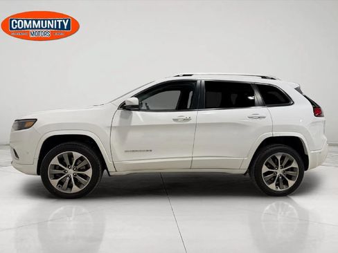 Used 2019 Jeep Cherokee Overland w/ Technology Group AWD/4WD image 3