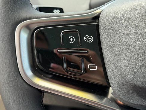 New 2026 Volvo EX30 Plus w/ Climate Package RWD image 9