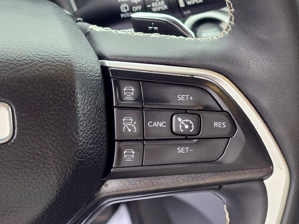 Used 2023 Jeep Grand Cherokee Altitude AWD/4WD image 18