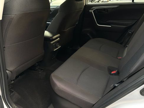 Used 2025 Toyota RAV4 LE AWD/4WD image 16