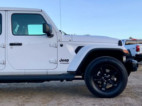 Used 2021 Jeep Wrangler Unlimited Sahara image 13