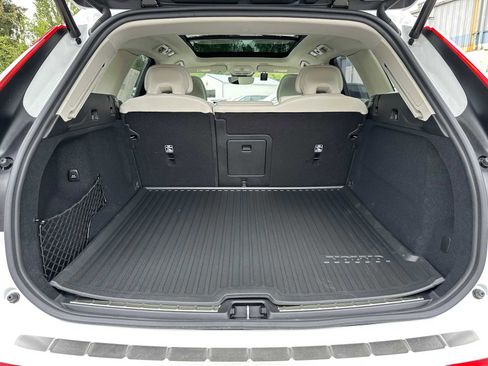 New 2025 Volvo XC60 B5 Ultra w/ Protection Package Premier image 14