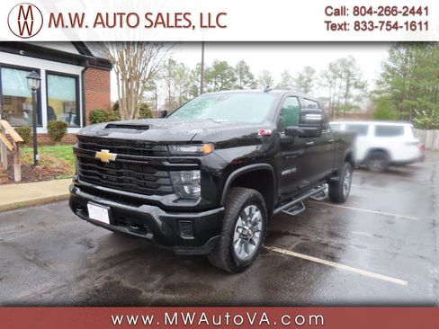 Used 2024 Chevrolet Silverado 2500 Custom w/ Z71 Off-Road Package image 1