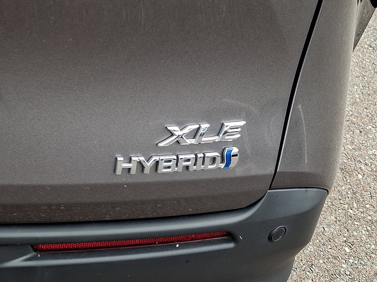 Used 2024 Toyota Sienna XLE FWD image 32