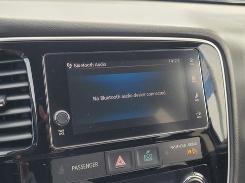 Used 2018 Mitsubishi Outlander SE image 23