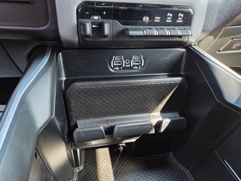Used 2024 RAM 2500 Big Horn w/ Off Road Package AWD/4WD image 35
