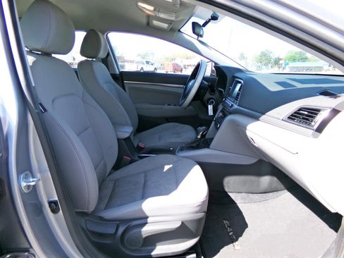 Used 2017 Hyundai Elantra SE image 14