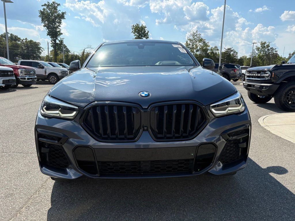 Used 2022 BMW X6 xDrive40i w/ M Sport Package AWD/4WD image 2