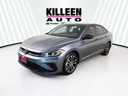 Used 2025 Volkswagen Jetta Sport image 3