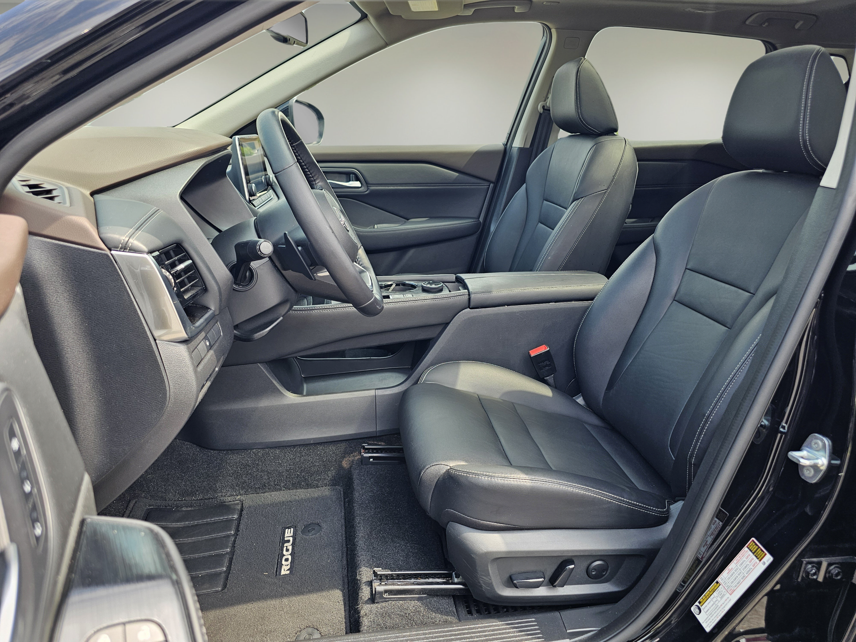 Used 2023 Nissan Rogue SL AWD/4WD image 10
