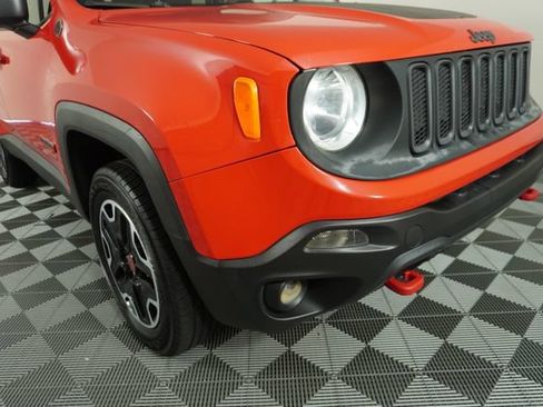 Used 2017 Jeep Renegade Trailhawk AWD/4WD image 10